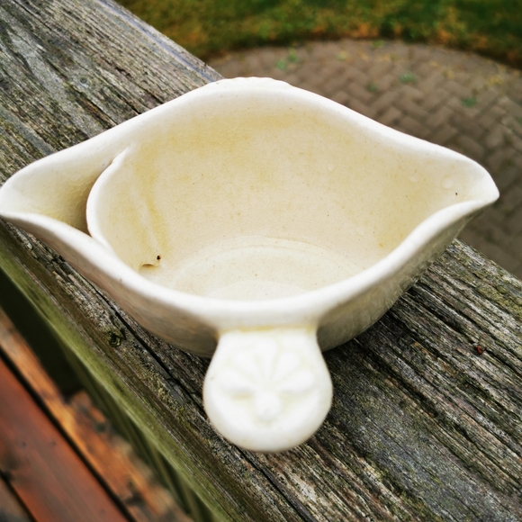 Vintage Pottery Double Spout Gravy Boat - Picture 3 of 16